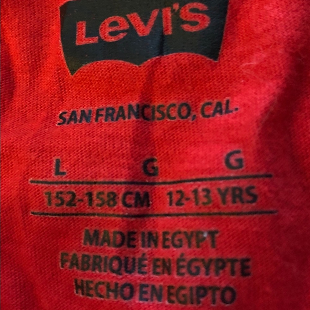 red levi’s tee :) - Picture 2 of 2